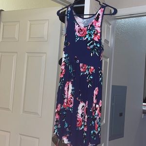 Floral summer dress with pockets, size small